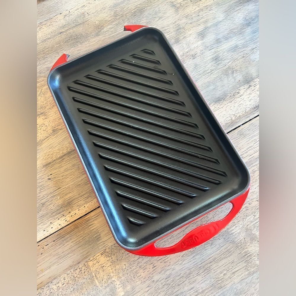 Le Creuset Enameled Cast Iron Red Rectangular Grill Plate NEW MSRP $205 - flawed